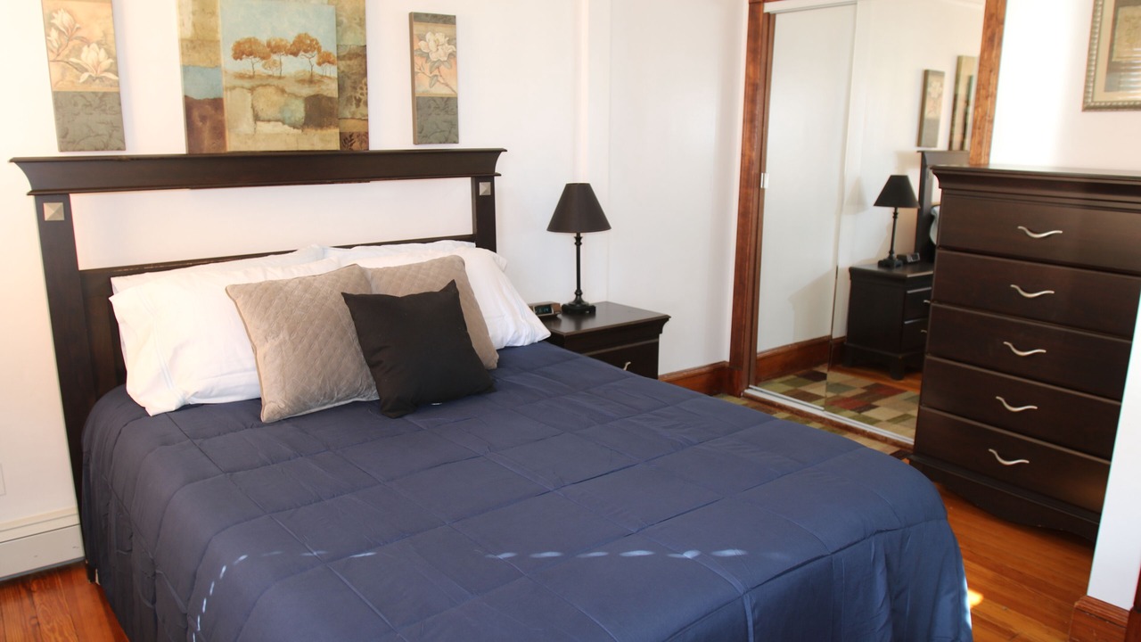 Photo of Bedroom in Raritan