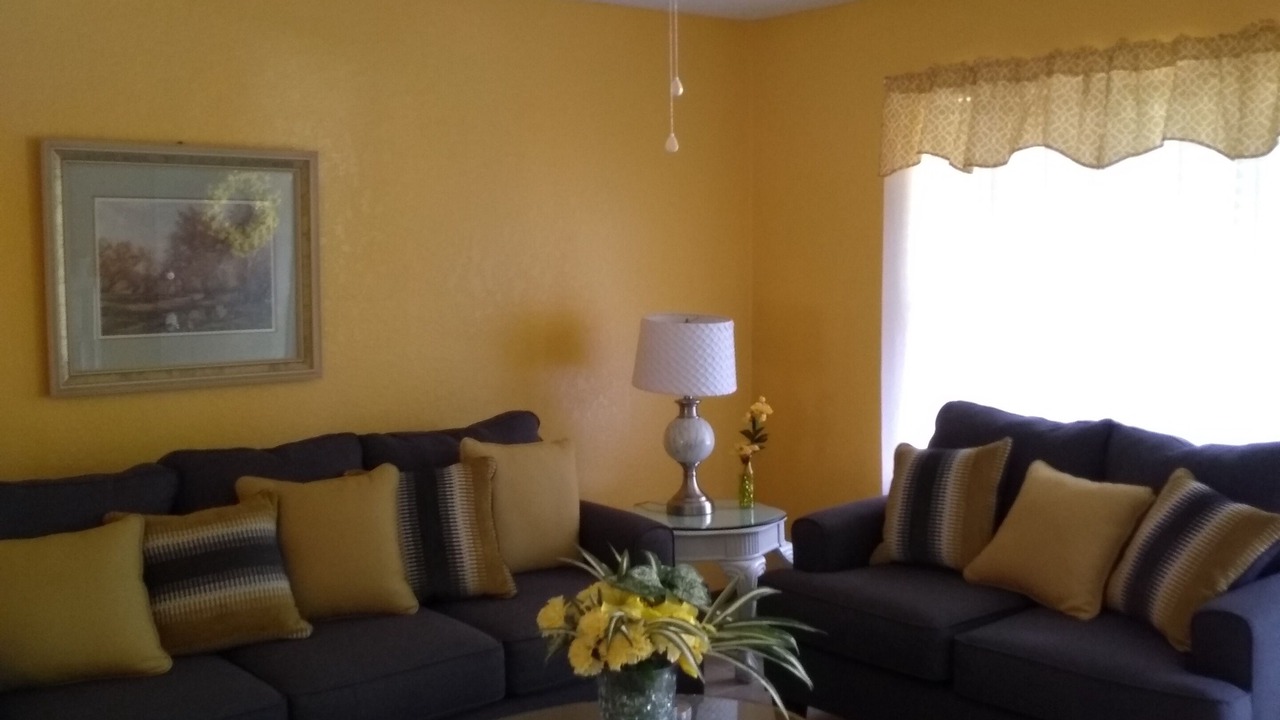 Photo of Livingroom in Enid