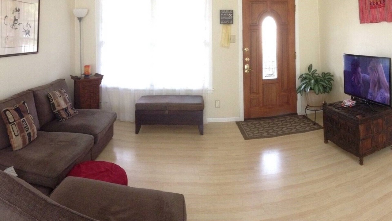 Photo of Livingroom in Allandale