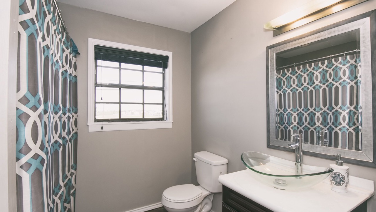 Photo of Bathroom in Hitchcock