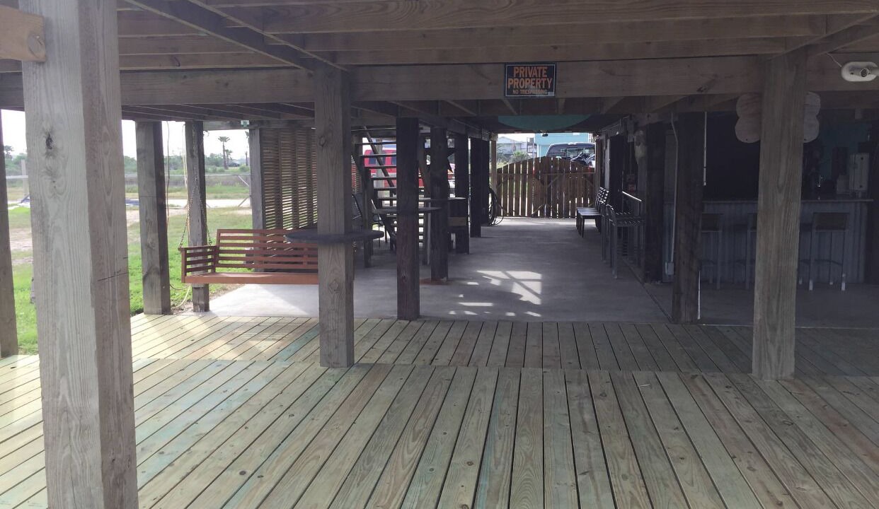 Photo of Patio Balcony in Hitchcock