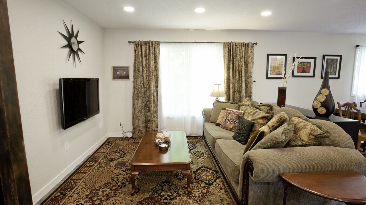 Photo of Livingroom in South Hills