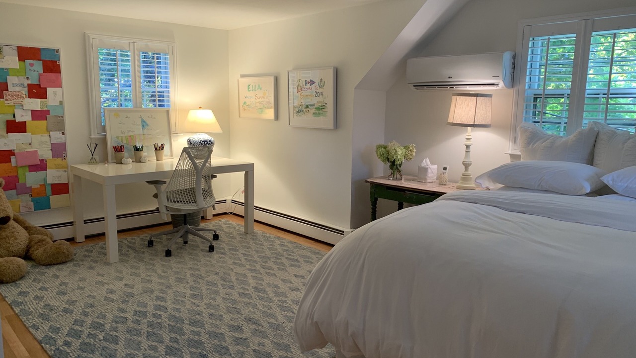 Photo of Bedroom in Jamestown