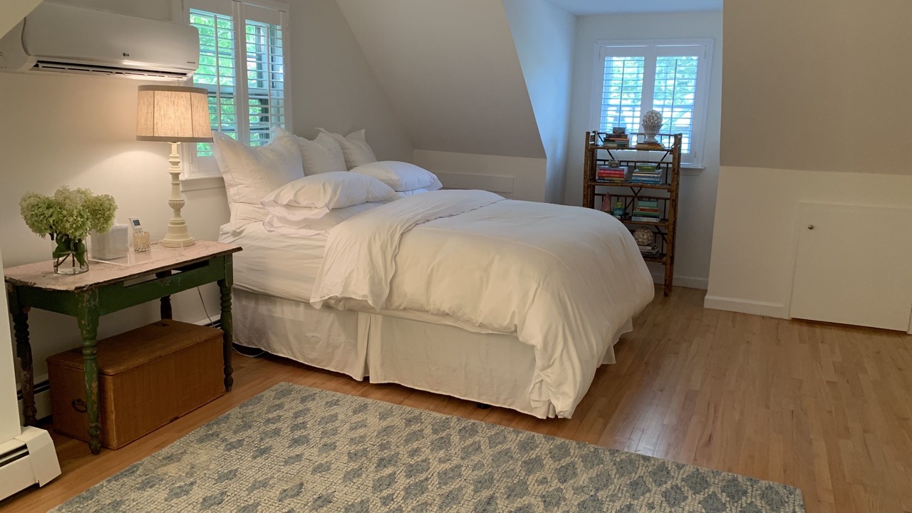 Photo of Bedroom in Jamestown