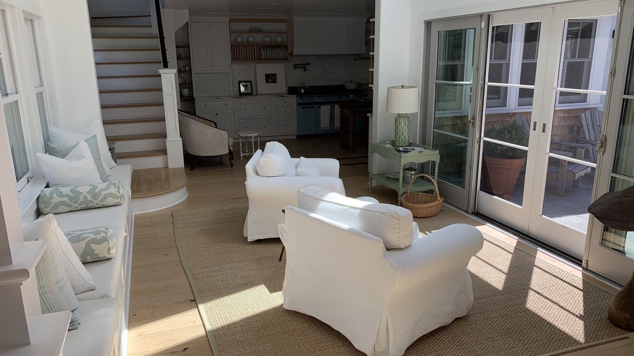 Photo of Livingroom in Jamestown