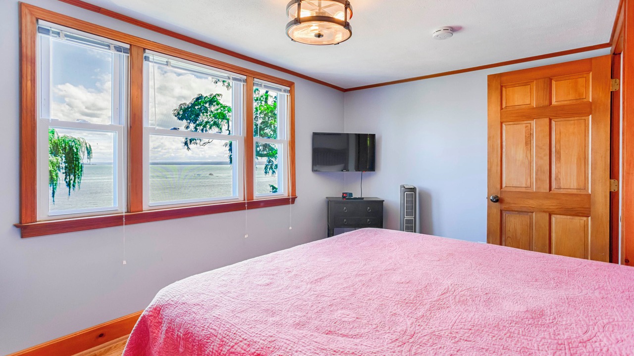 Photo of Others in Seneca Falls