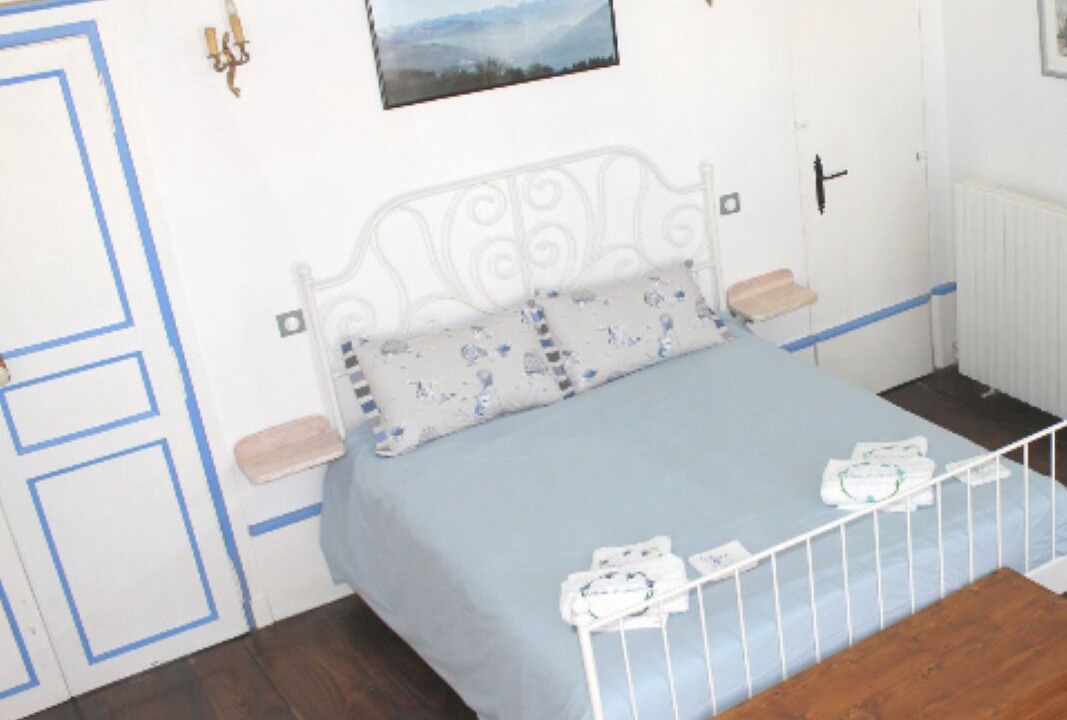 Photo of Bedroom in Saint-Girons