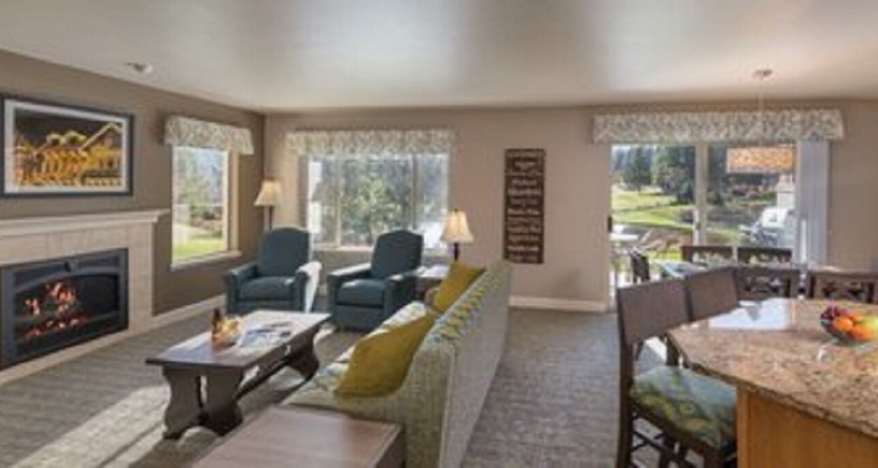 Photo of Livingroom in Downtown Leavenworth