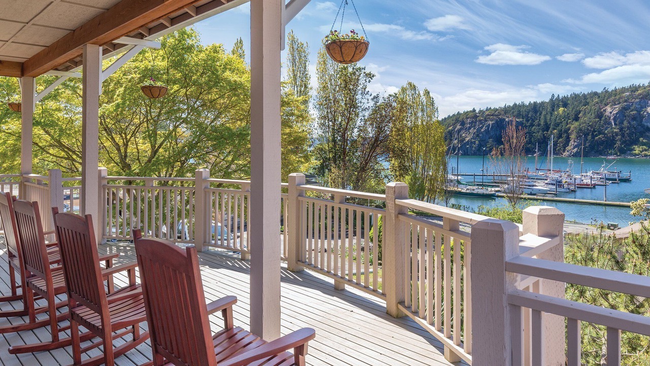 Photo of Patio Balcony in Deer Harbor