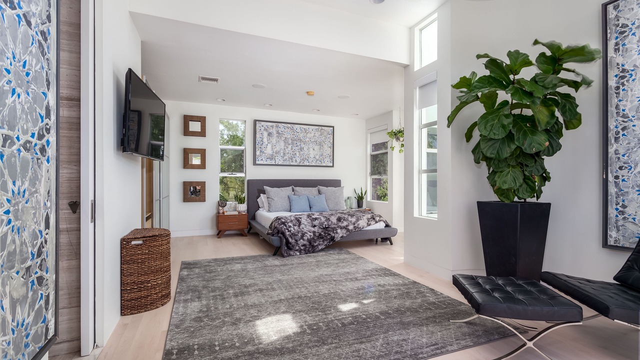 Photo of Bedroom in Beverly Grove