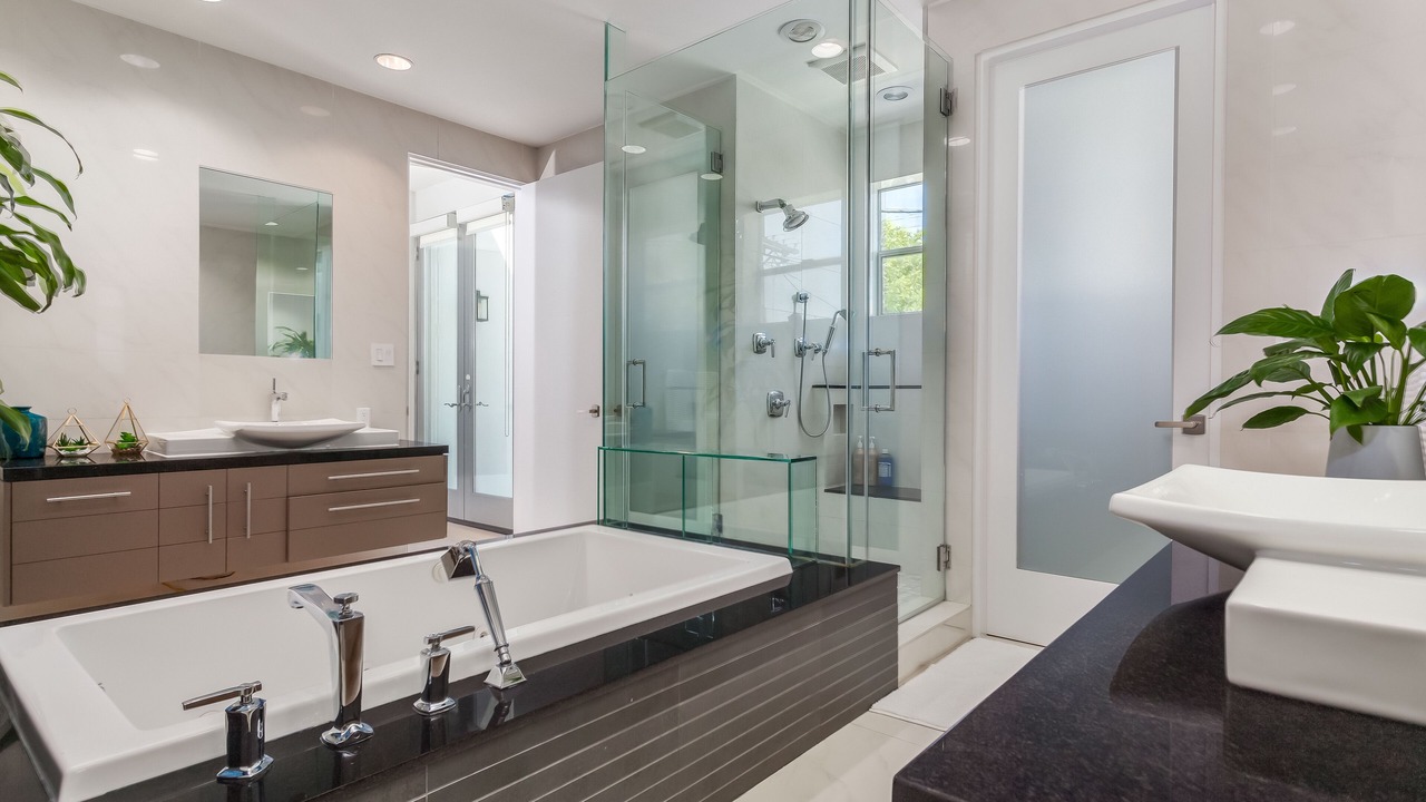 Photo of Bathroom in Beverly Grove