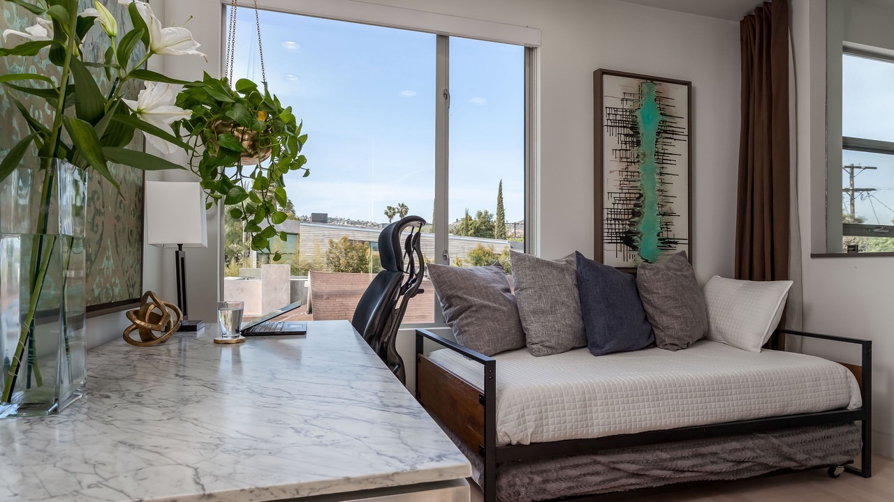 Photo of Bedroom in Beverly Grove