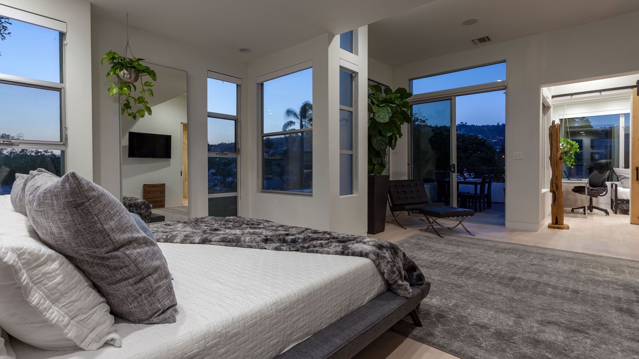 Photo of Bedroom in Beverly Grove