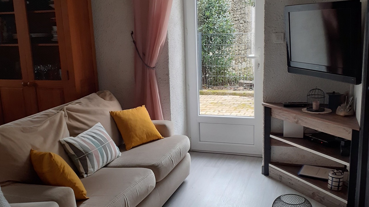 Photo of Livingroom in Bourg-de-Visa