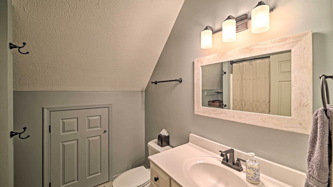 Photo of Bathroom in Roseland