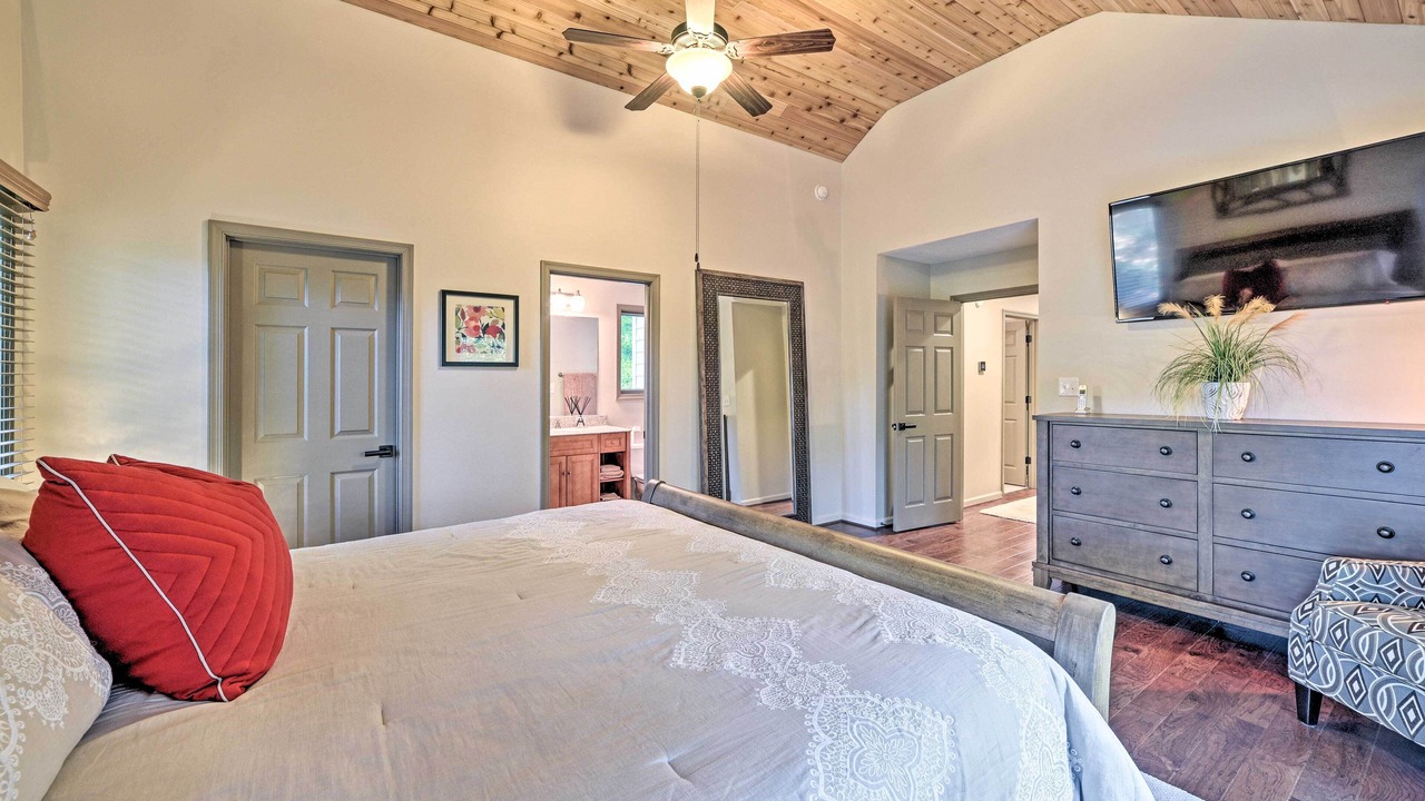 Photo of Bedroom in Roseland