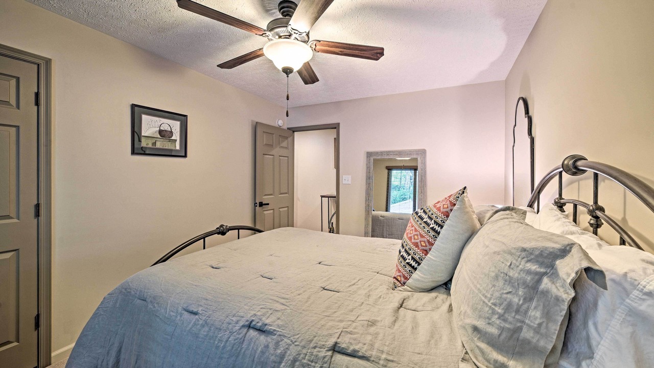 Photo of Bedroom in Roseland