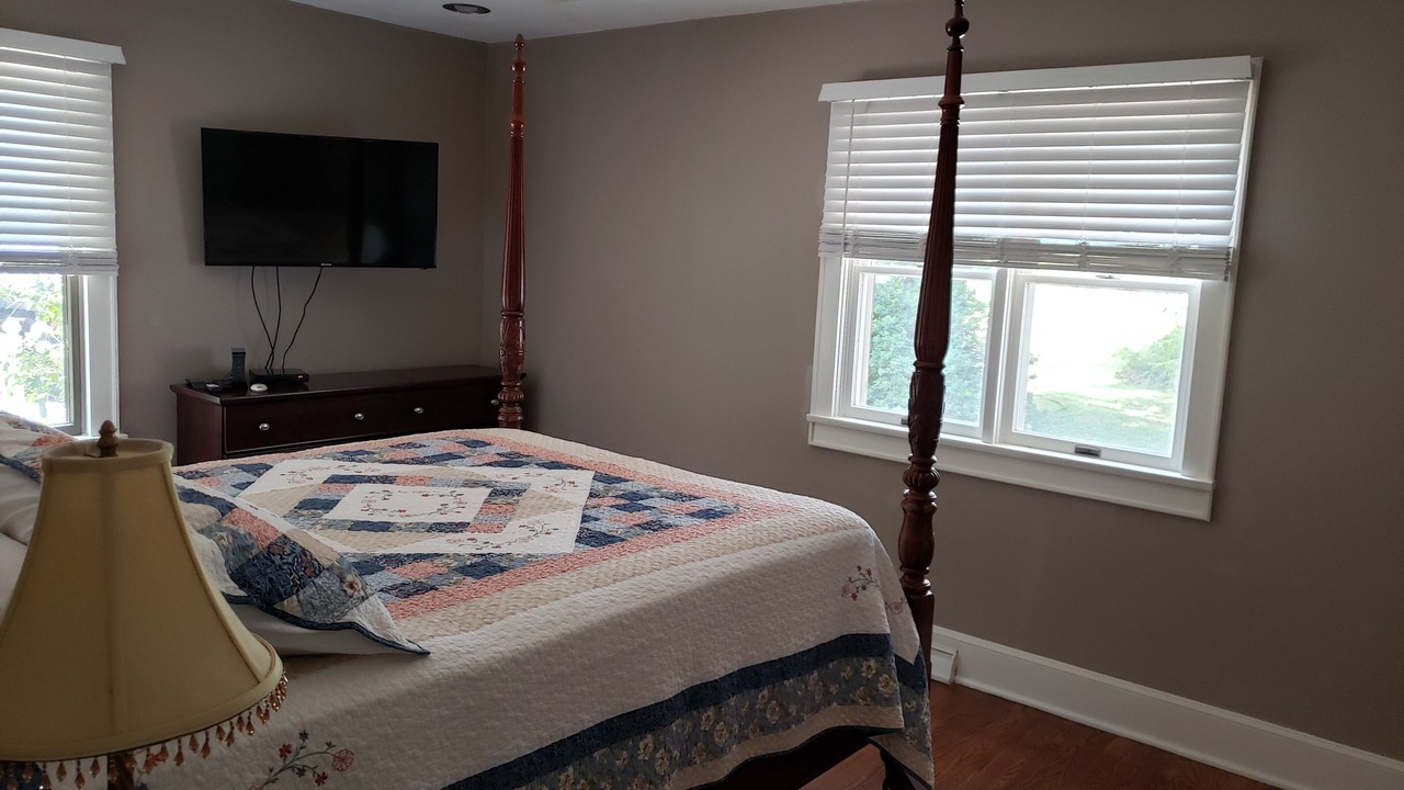 Photo of Bedroom in Hendersonville