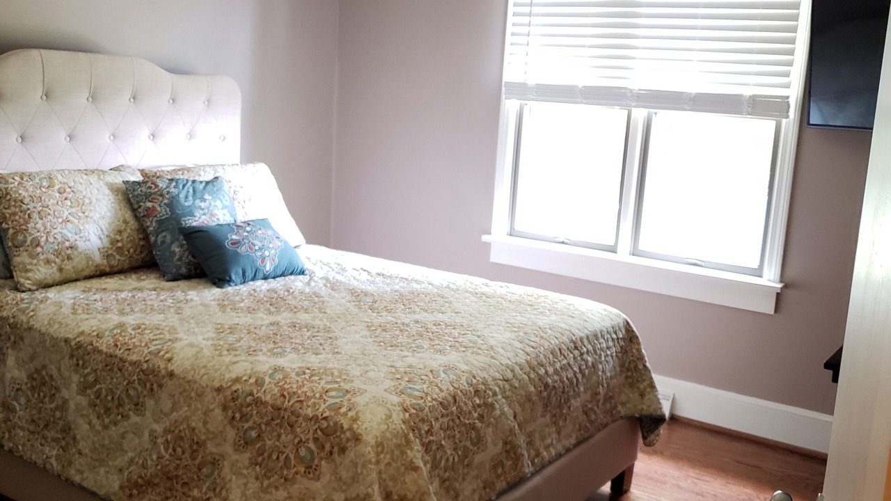 Photo of Bedroom in Hendersonville