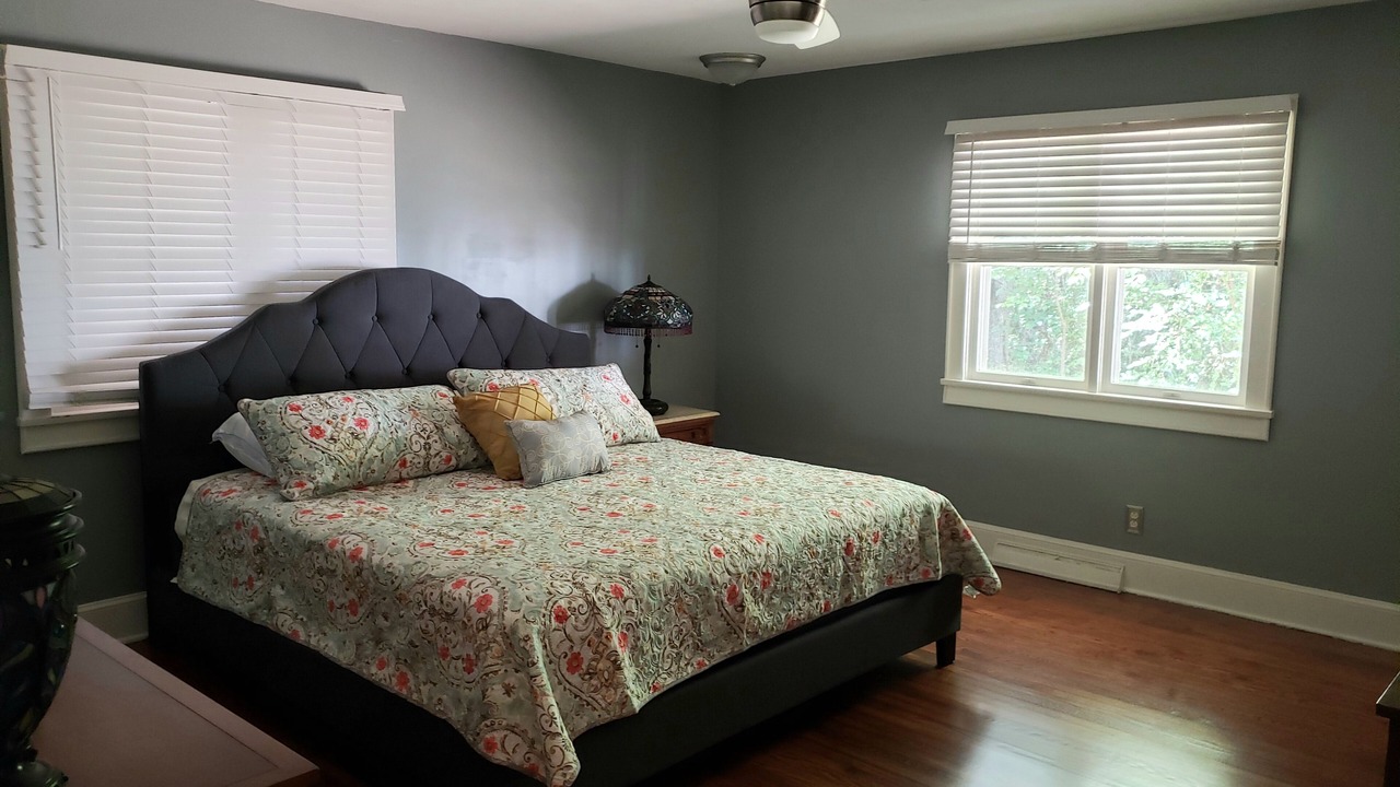 Photo of Bedroom in Hendersonville
