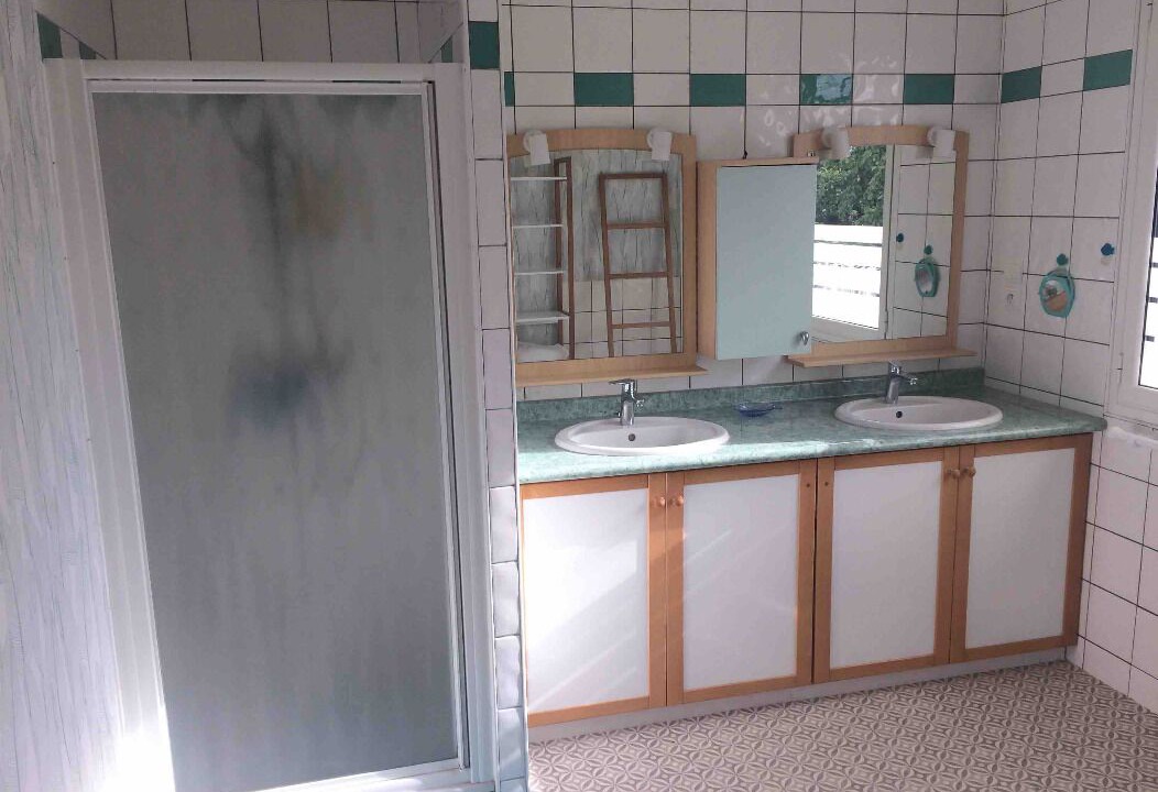 Photo of Bathroom in Saint-Marc