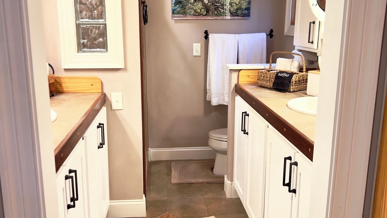Photo of Bathroom in Glenville