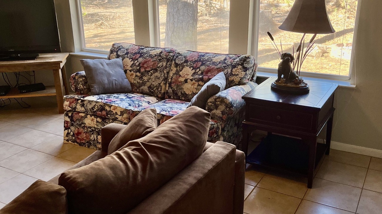 Photo of Livingroom in Broaddus