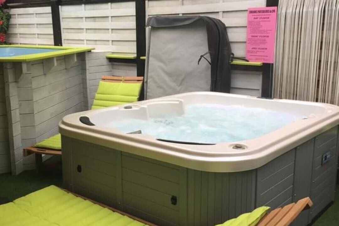 Photo of Others in Issel