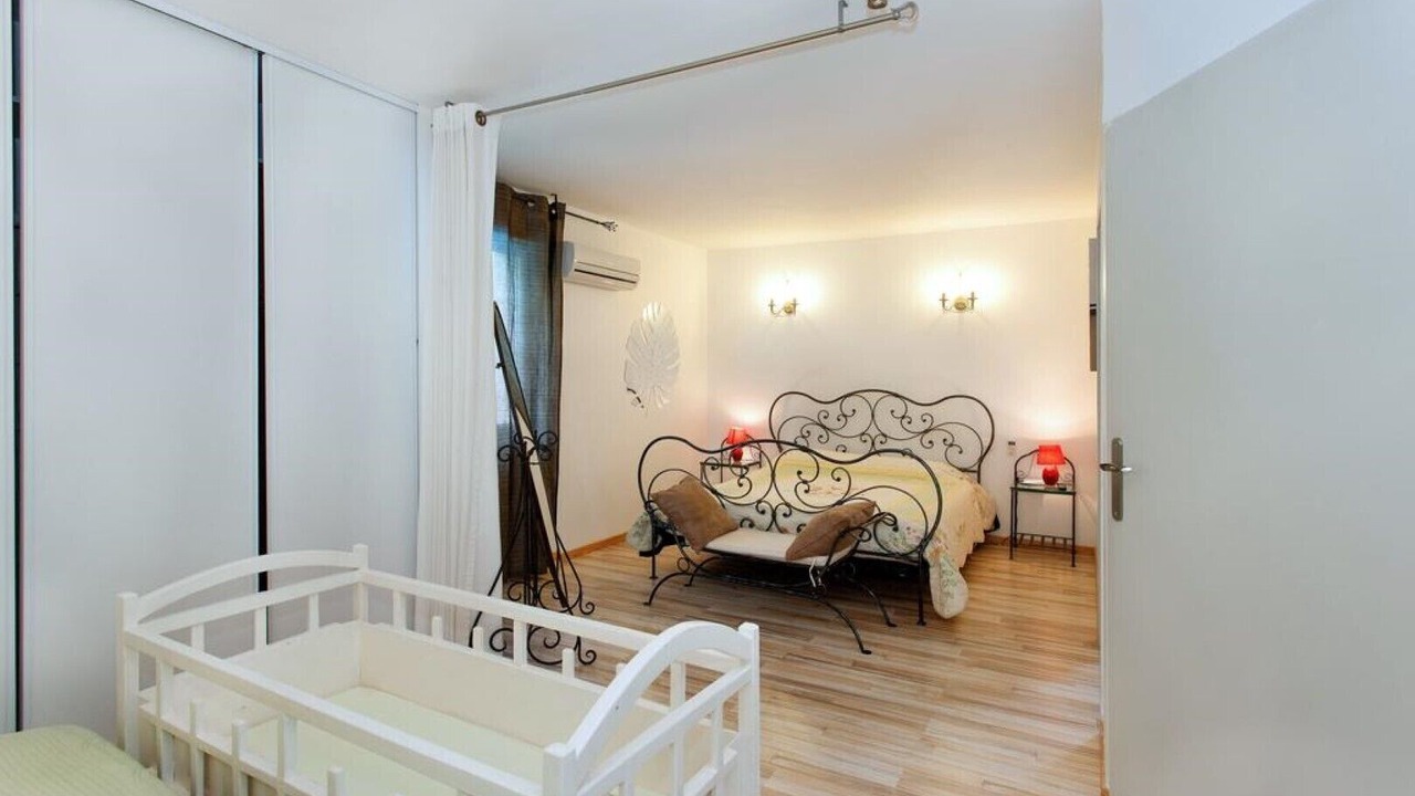 Photo of Bedroom in Issel