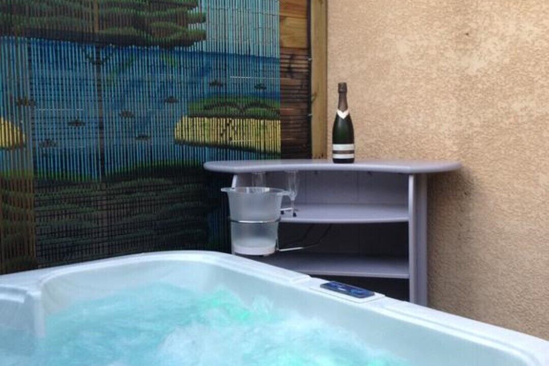 Photo of Others in Issel