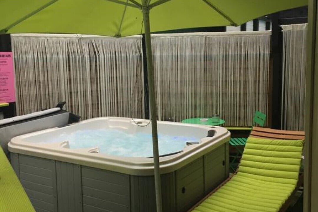 Photo of Others in Issel