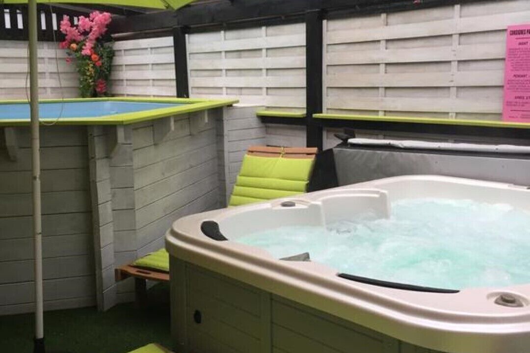 Photo of Others in Issel