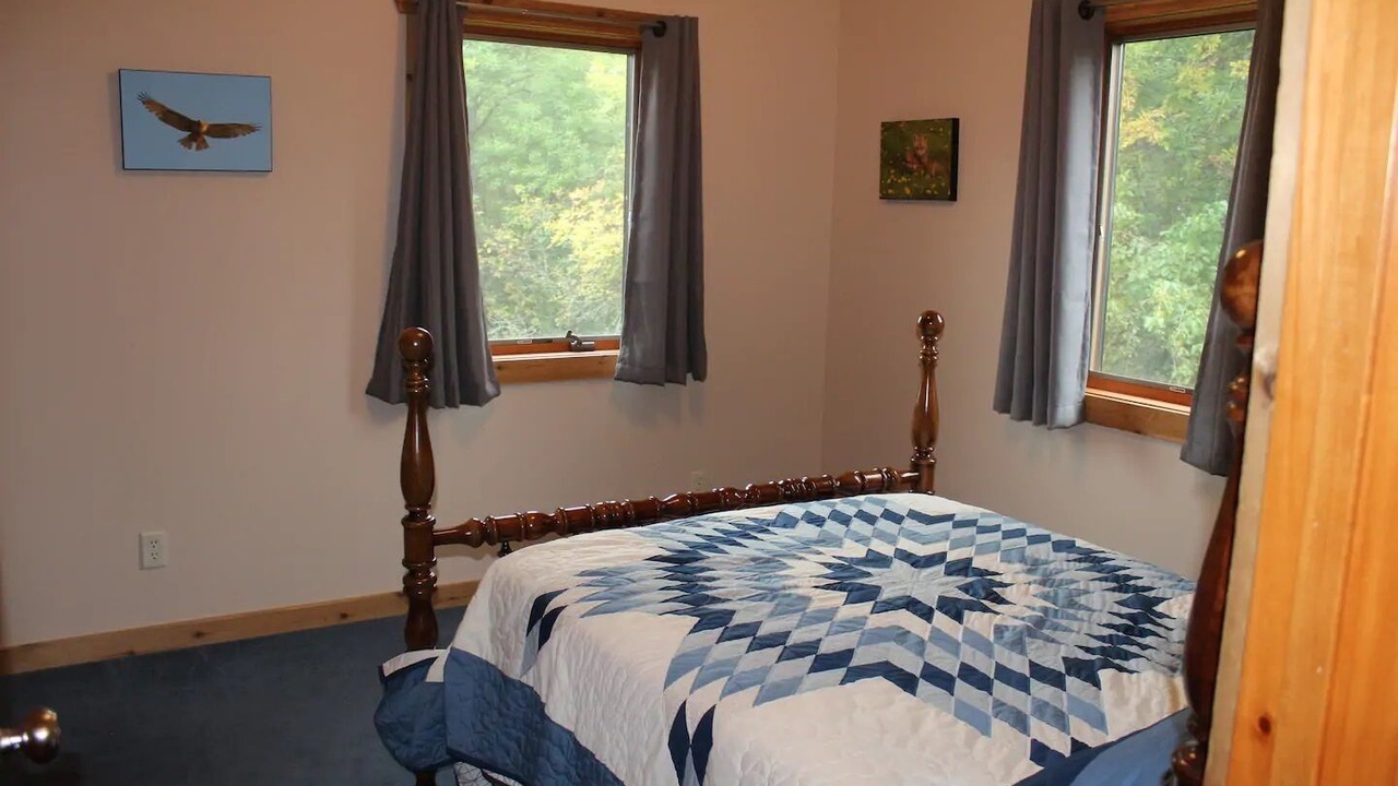 Photo of Bedroom in Clear Lake