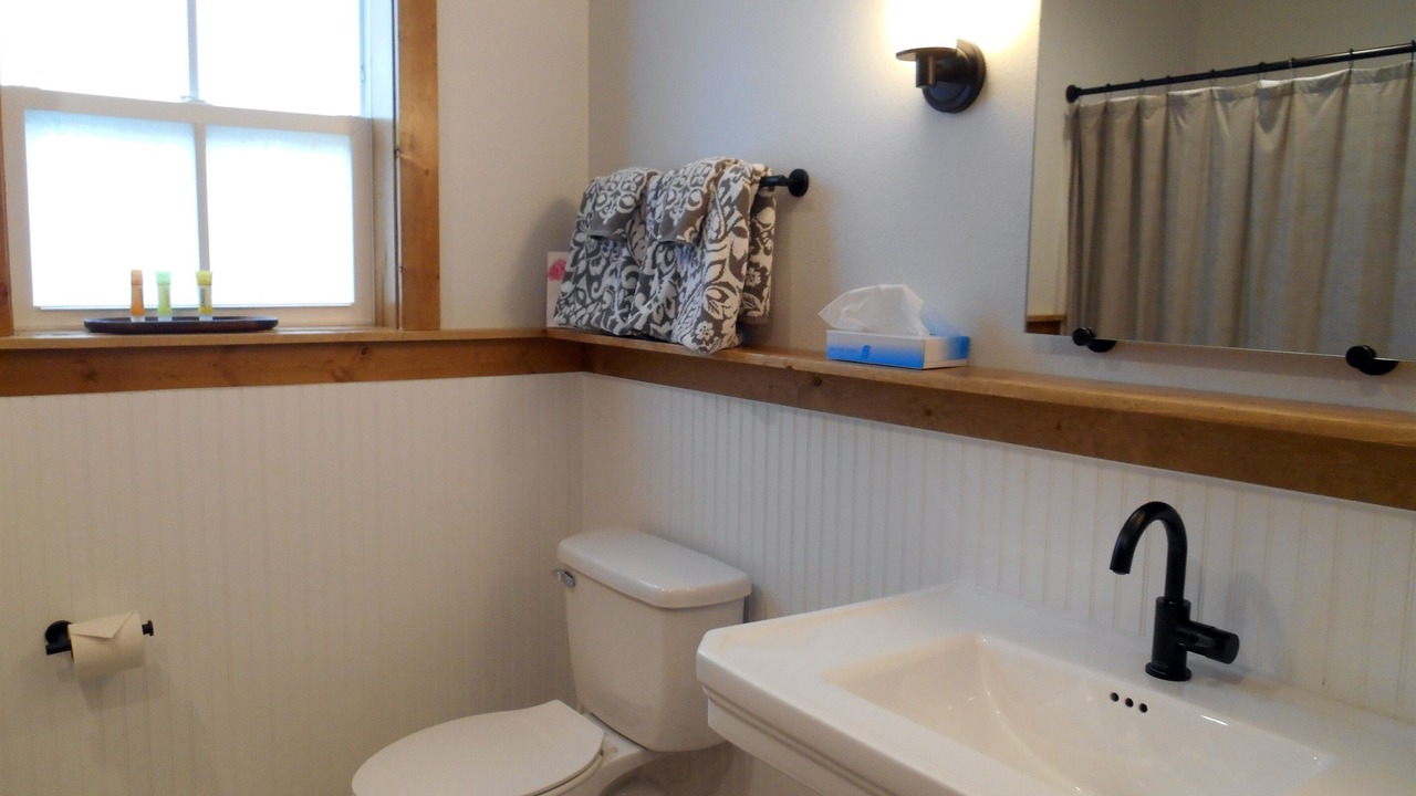 Photo of Bathroom in Kimberling City