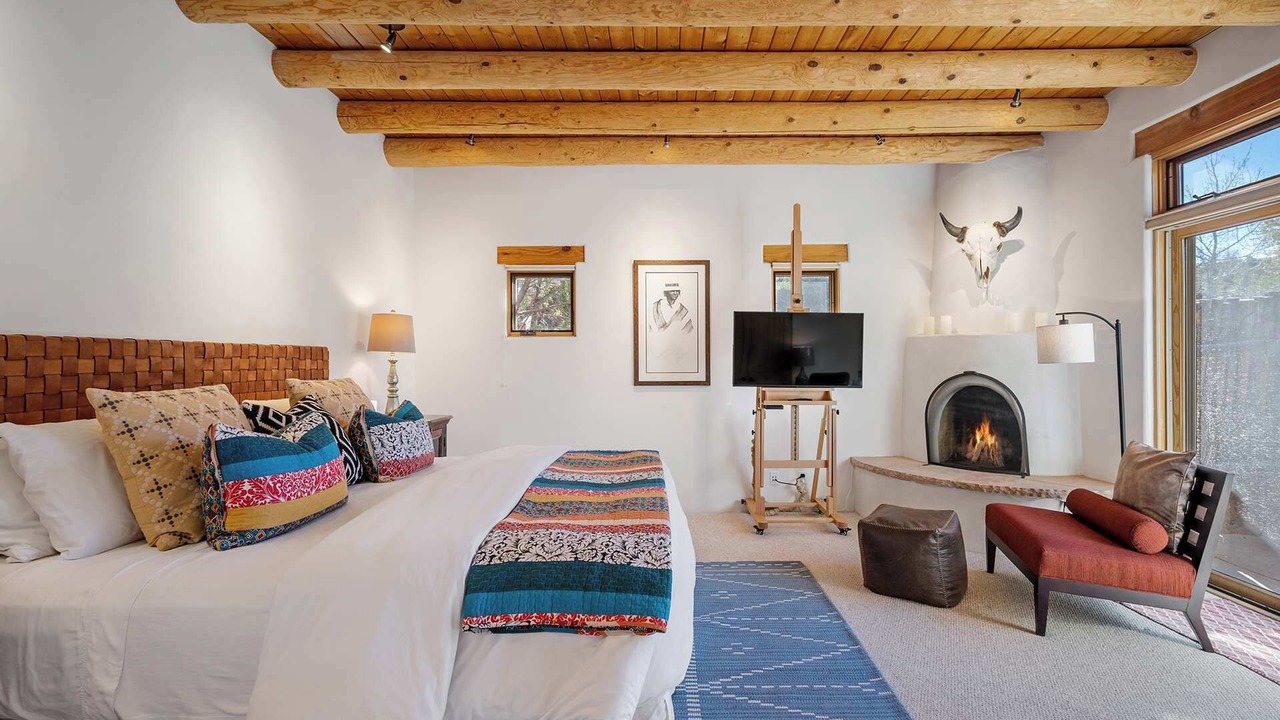 Photo of Bedroom in Tesuque