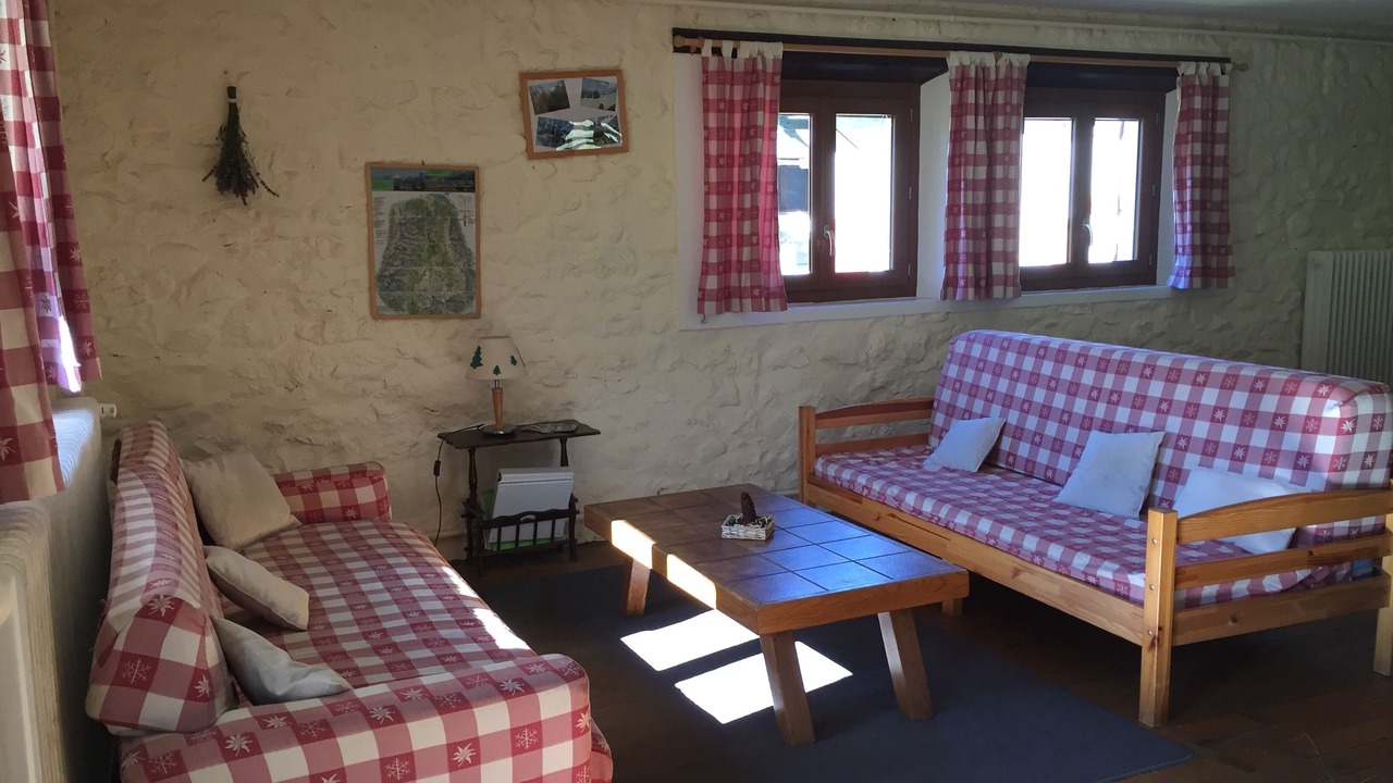 Photo of Livingroom in Saint-Etienne-en-Devoluy