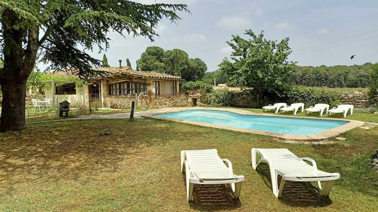 Photo of Outdoor in Maia de Montcal