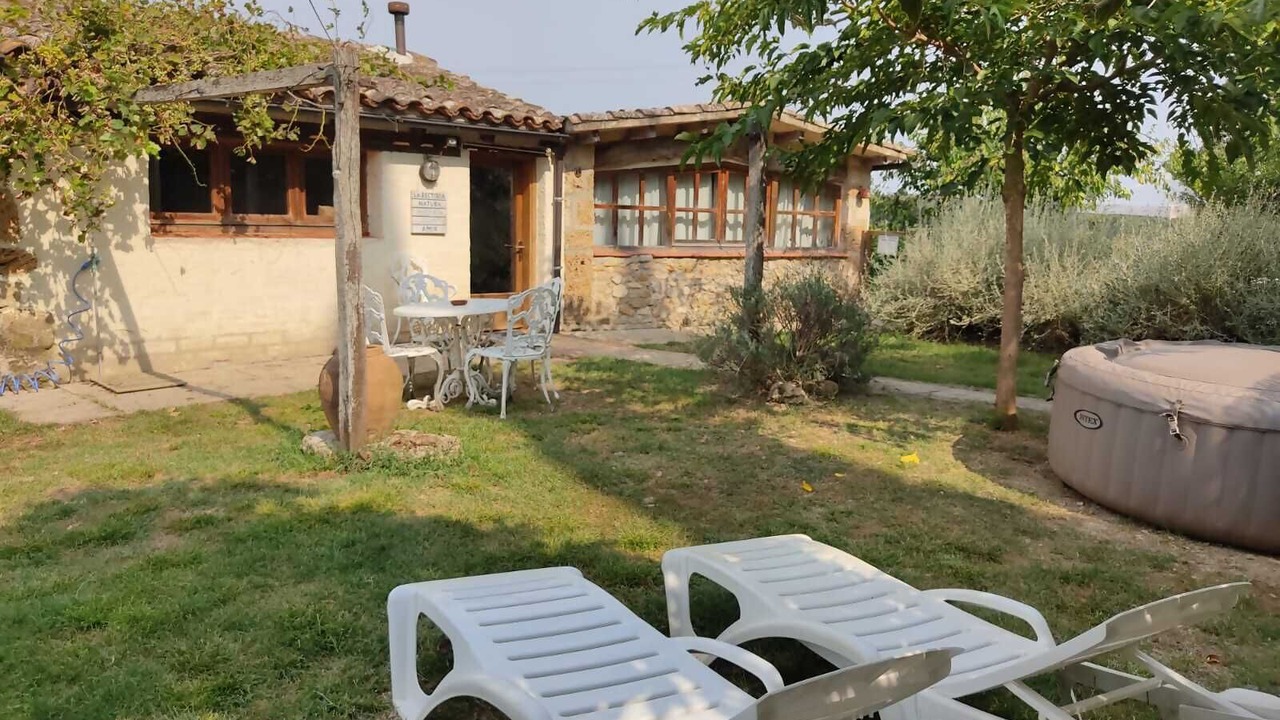 Photo of Patio Balcony in Maia de Montcal