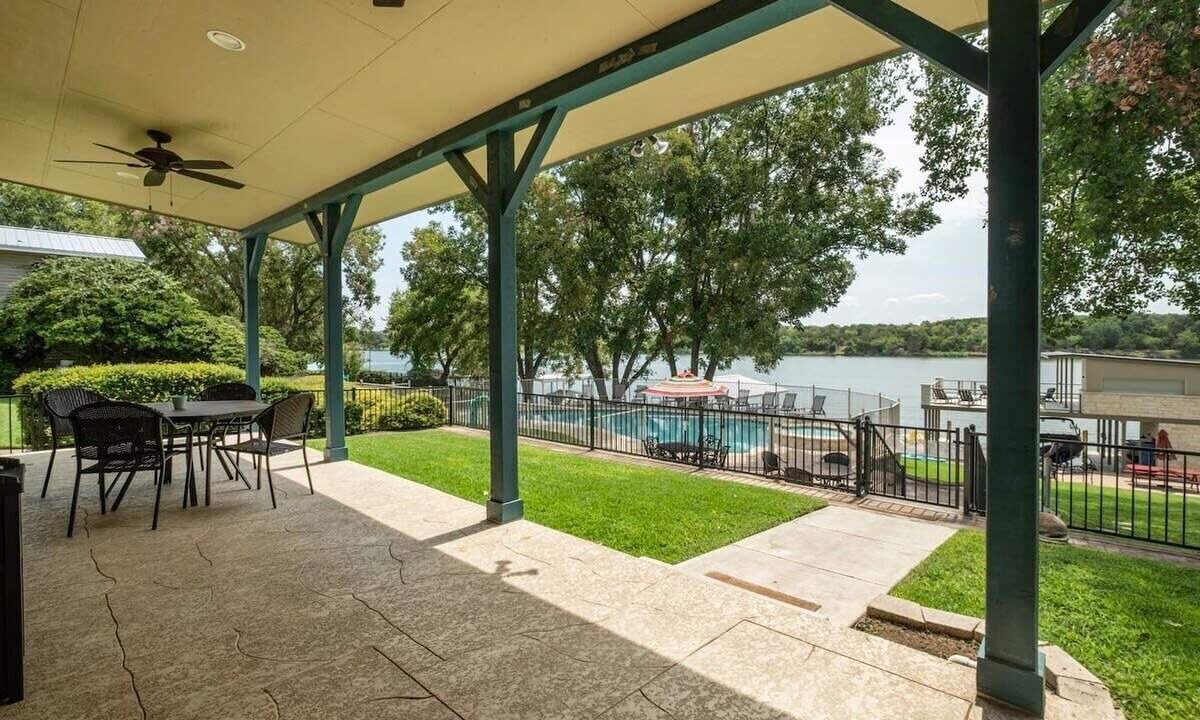 Photo of Outdoor in Kingsland