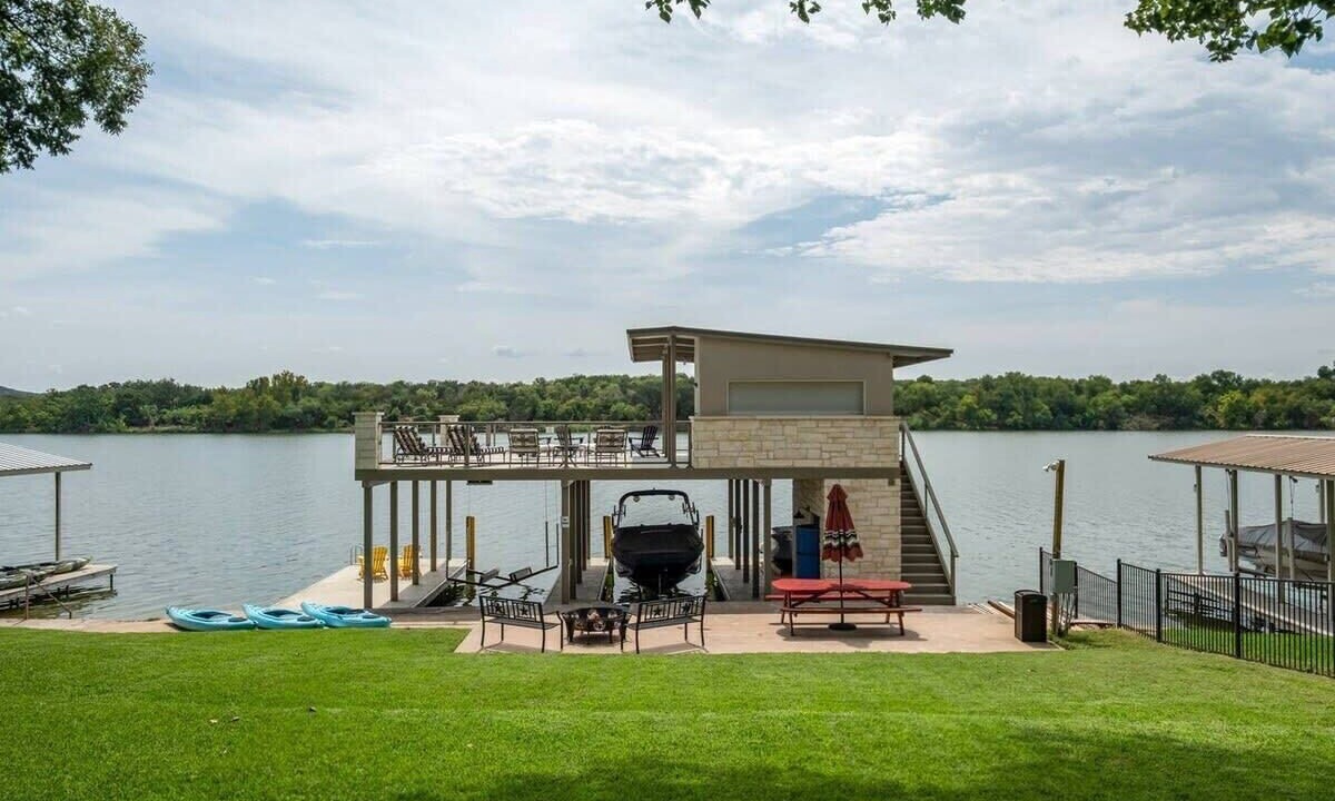 Photo of Outdoor in Kingsland