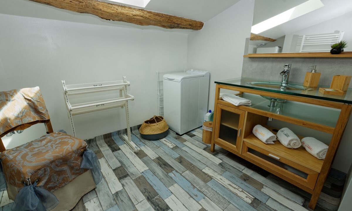 Photo of Bathroom in Chenac-Saint-Seurin-d'Uzet