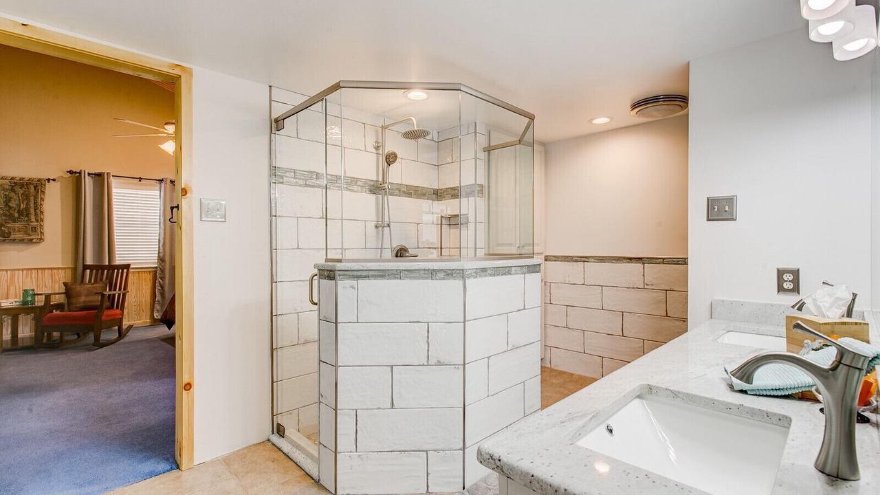 Photo of Bathroom in Granbury