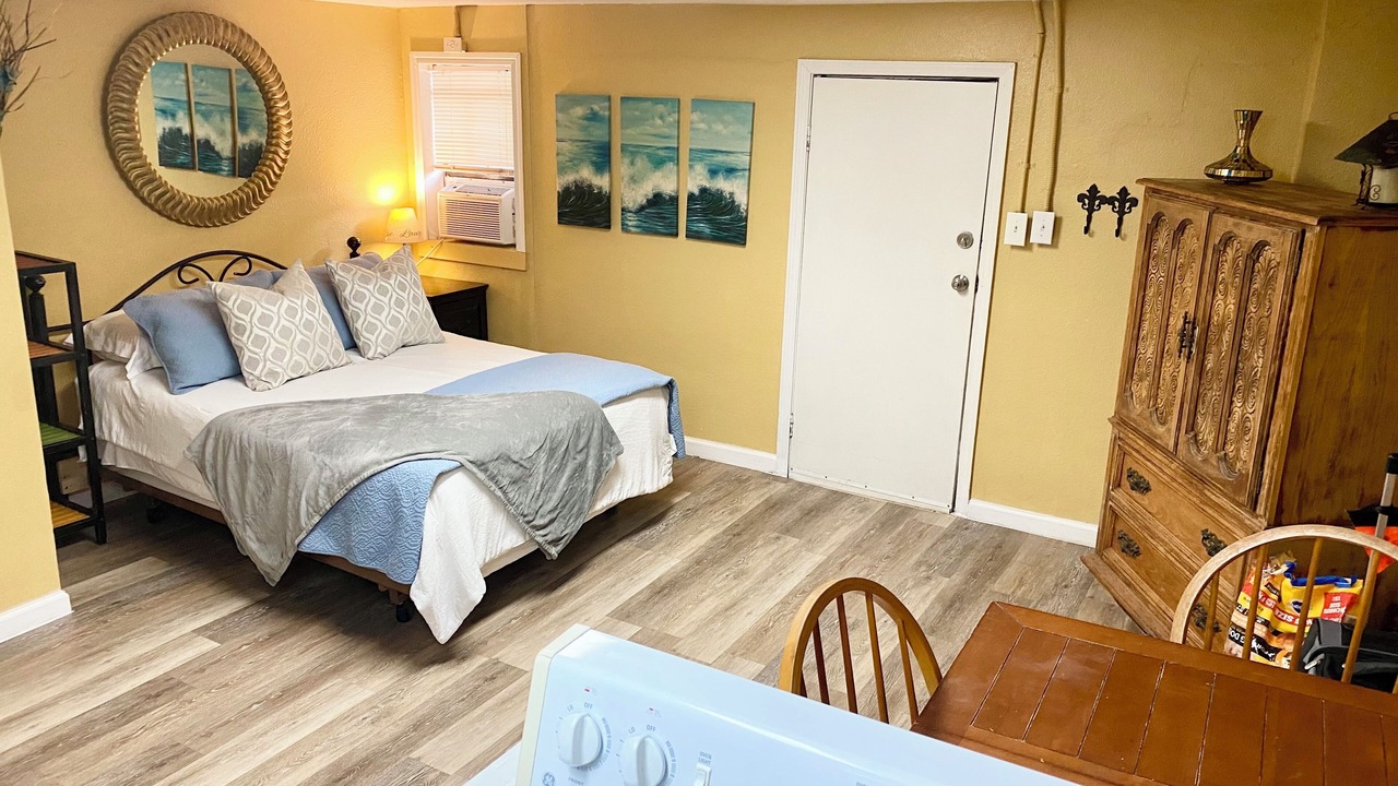 Photo of Bedroom in Woodlawn Lake