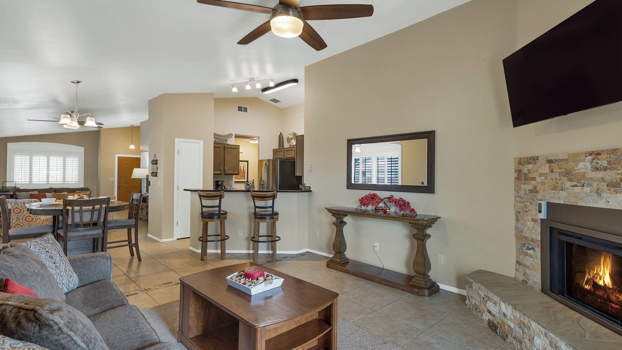 Photo of Livingroom in Quail Crossing