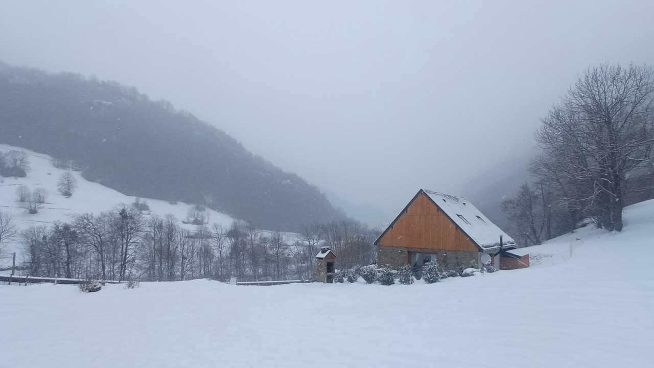 Photo of Outdoor in Gedre