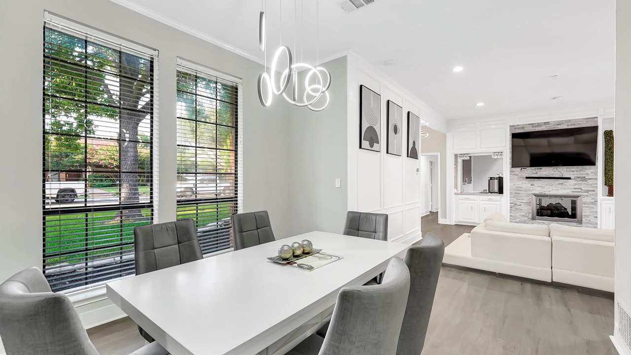 Photo of Livingroom in Far North Dallas