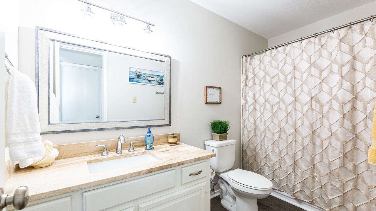 Photo of Bathroom in Point Venture