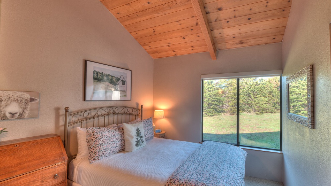 Photo of Bedroom in Sea Ranch
