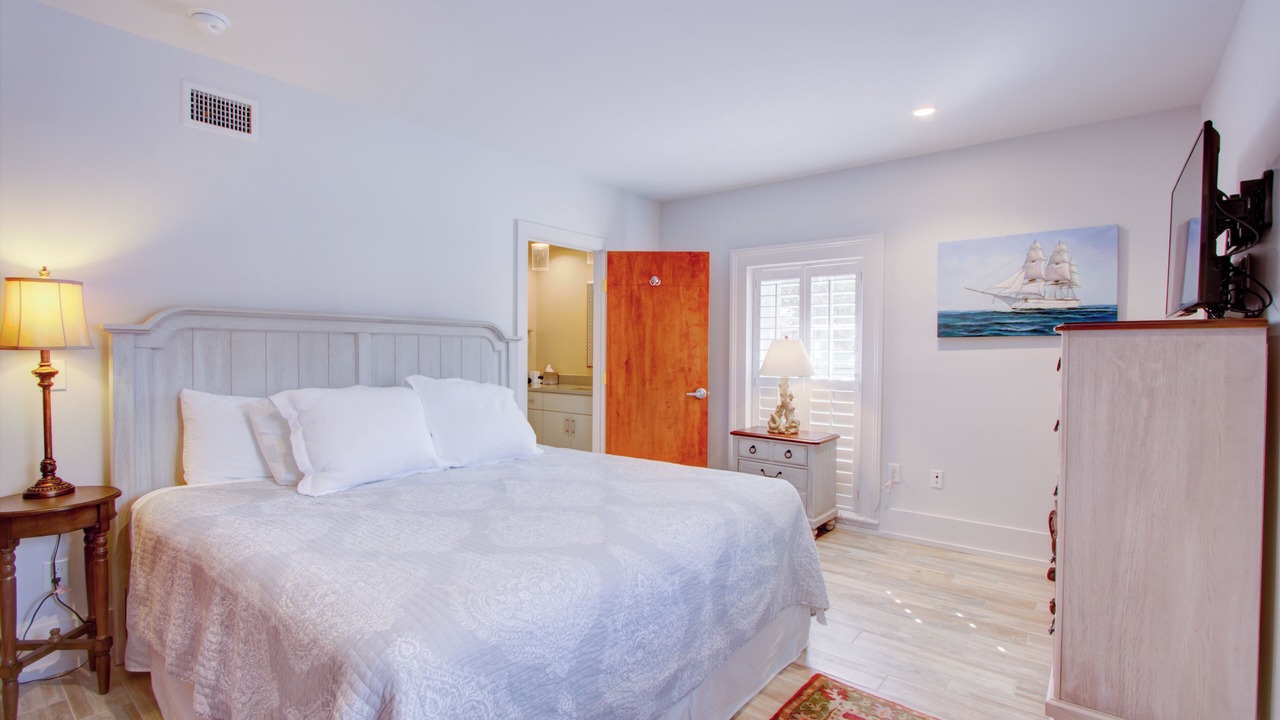 Photo of Bedroom in Charleston Historic District