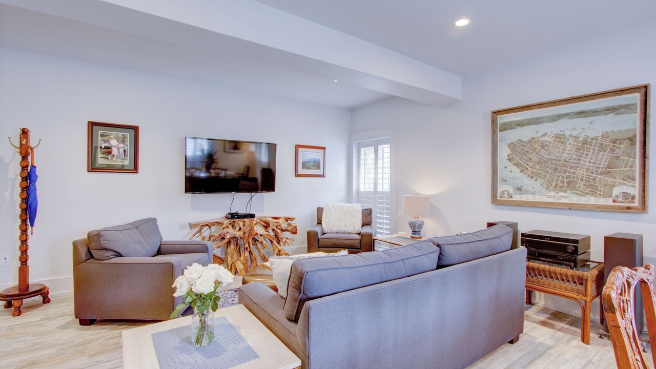 Photo of Livingroom in Charleston Historic District